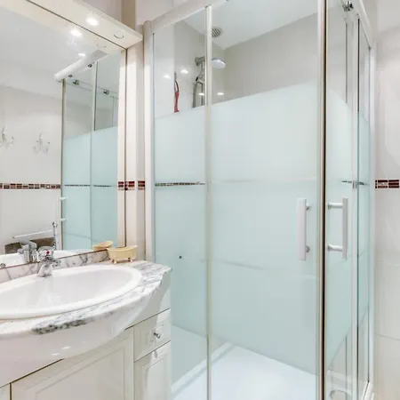T2 Sea View In Saint-clair - Rated 3 *