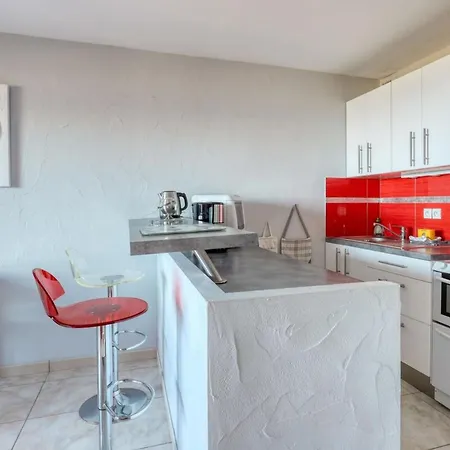 T2 Sea View In Saint-clair - Rated 3 Le Lavandou